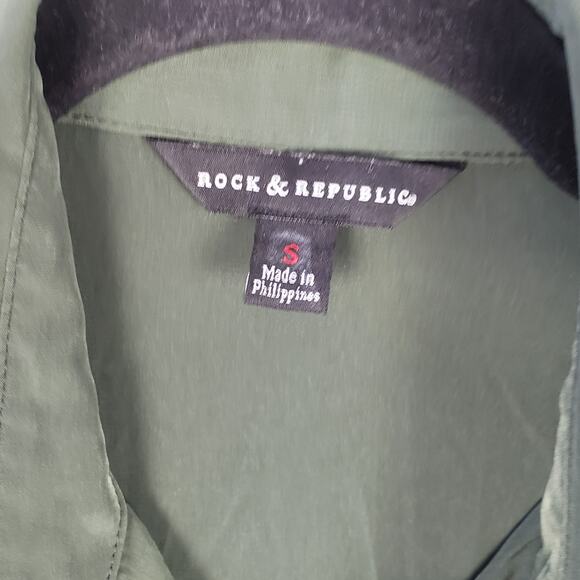 Rock & Republic Silky Dark Green Long Sleeve Button Down Top Women's Size Small - Picture 4 of 12
